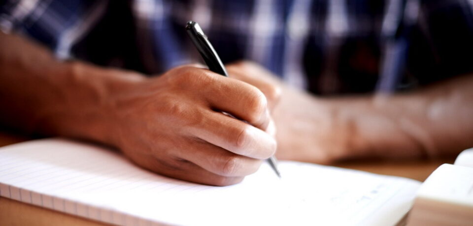 Психологи советуют больше писать от руки