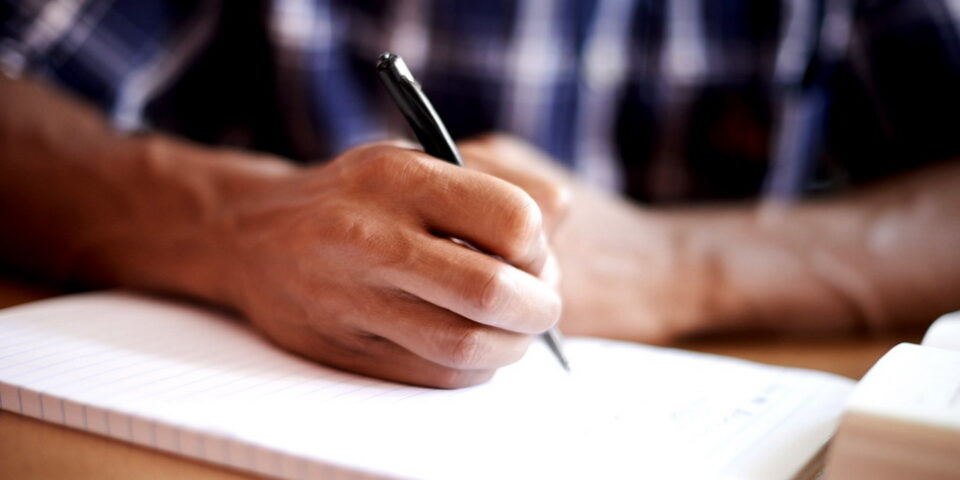 Психологи советуют больше писать от руки