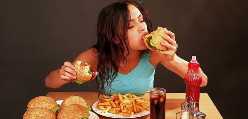 Как съесть гамбургер с картошкой фри и не навредить фигуре